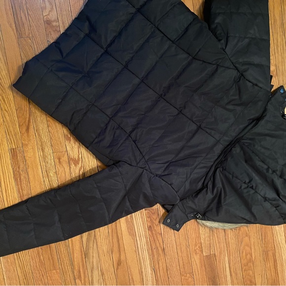 Woman’s winter jacket - Picture 3 of 3